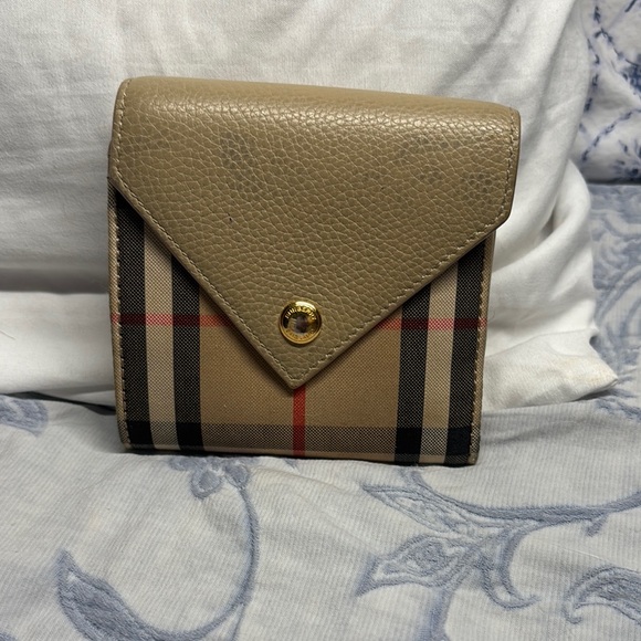 Burberry Tan and Black Wallet with Iconic Check Pattern - Picture 1 of 7